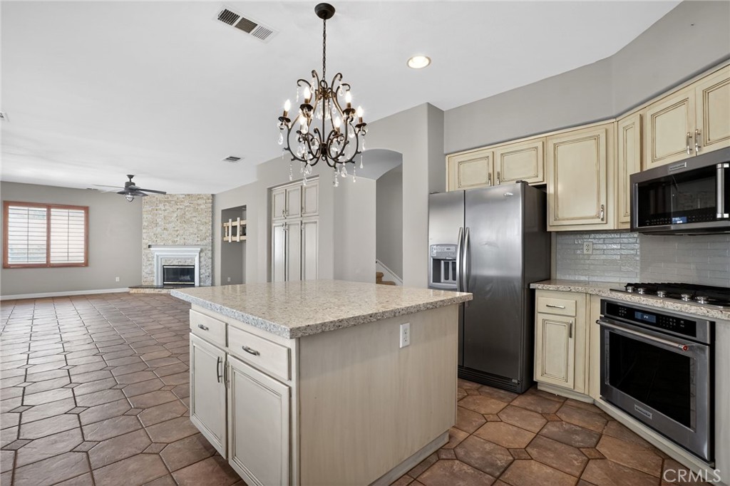 42240 Ridge View Drive Lancaster, CA 93536 - Photo 10 of 25