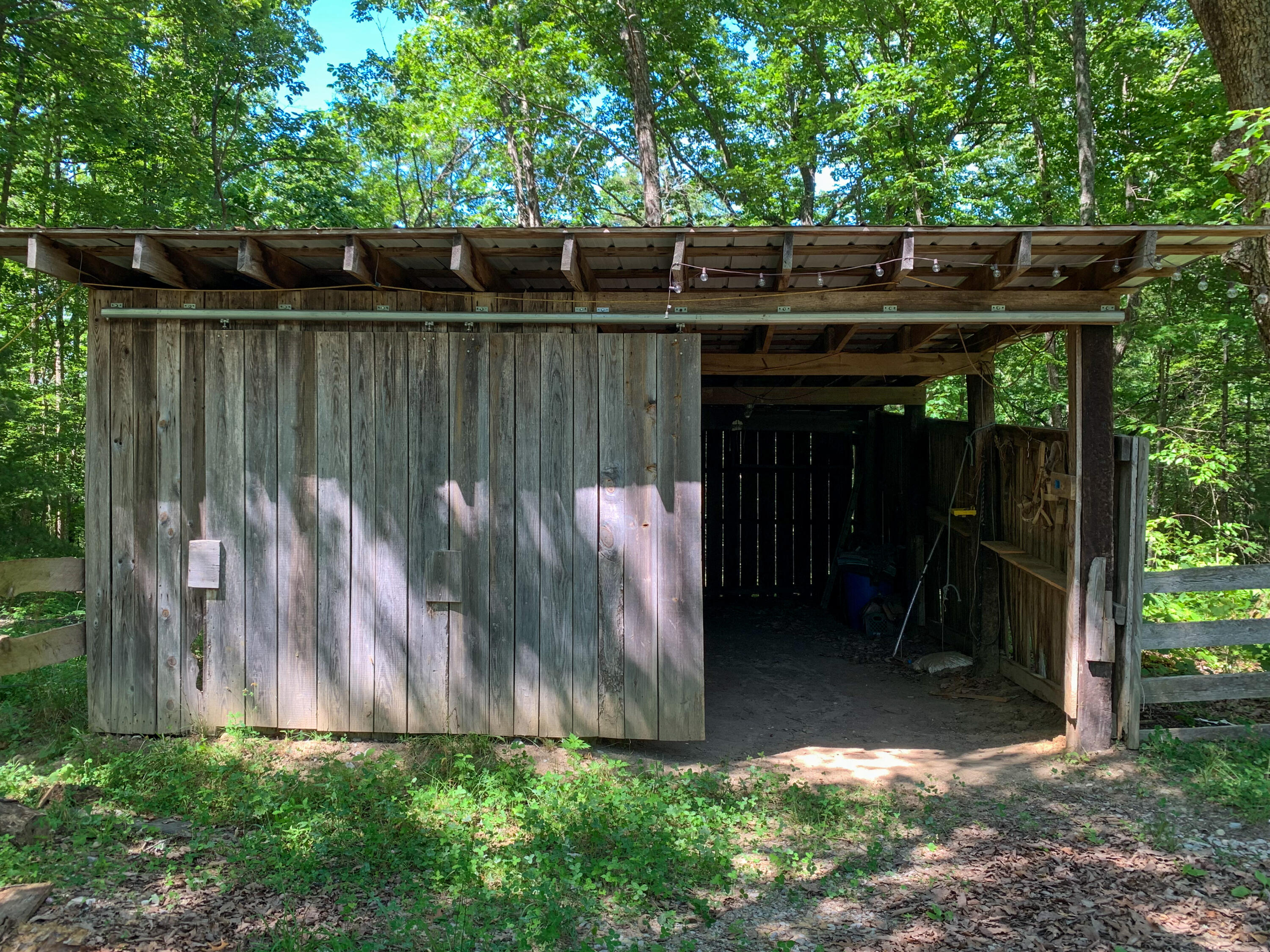 284 John J Smith Road Oneida, TN 37841 - Photo 36 of 38 IMG_3443