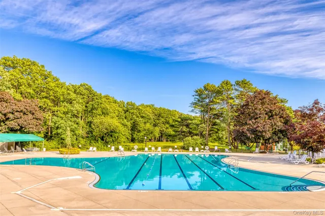 $244,900 | 269 Brettonwoods Drive, Unit 269, Coram, NY 11727