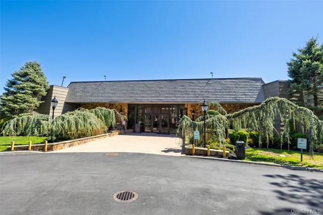 $244,900 | 269 Brettonwoods Drive, Unit 269, Coram, NY 11727