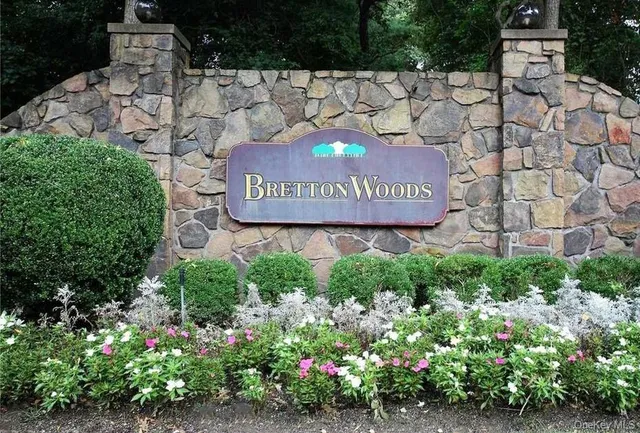 $244,900 | 269 Brettonwoods Drive, Unit 269, Coram, NY 11727