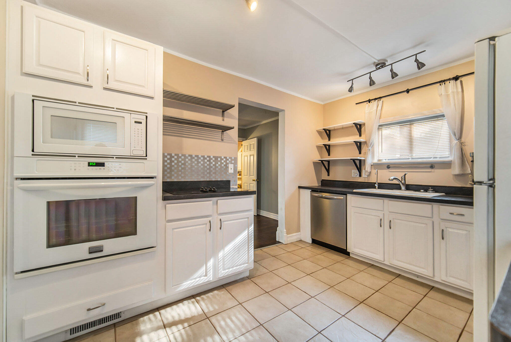 205 East Main Street Spring Arbor, MI 49283 - Photo 6 of 20 Kitchen