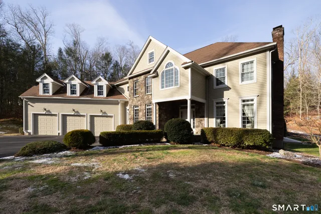 $995,000 | 140 Lake Ridge Road, Southbury, CT 06488