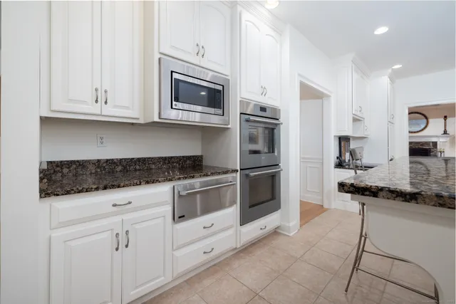 $995,000 | 140 Lake Ridge Road, Southbury, CT 06488