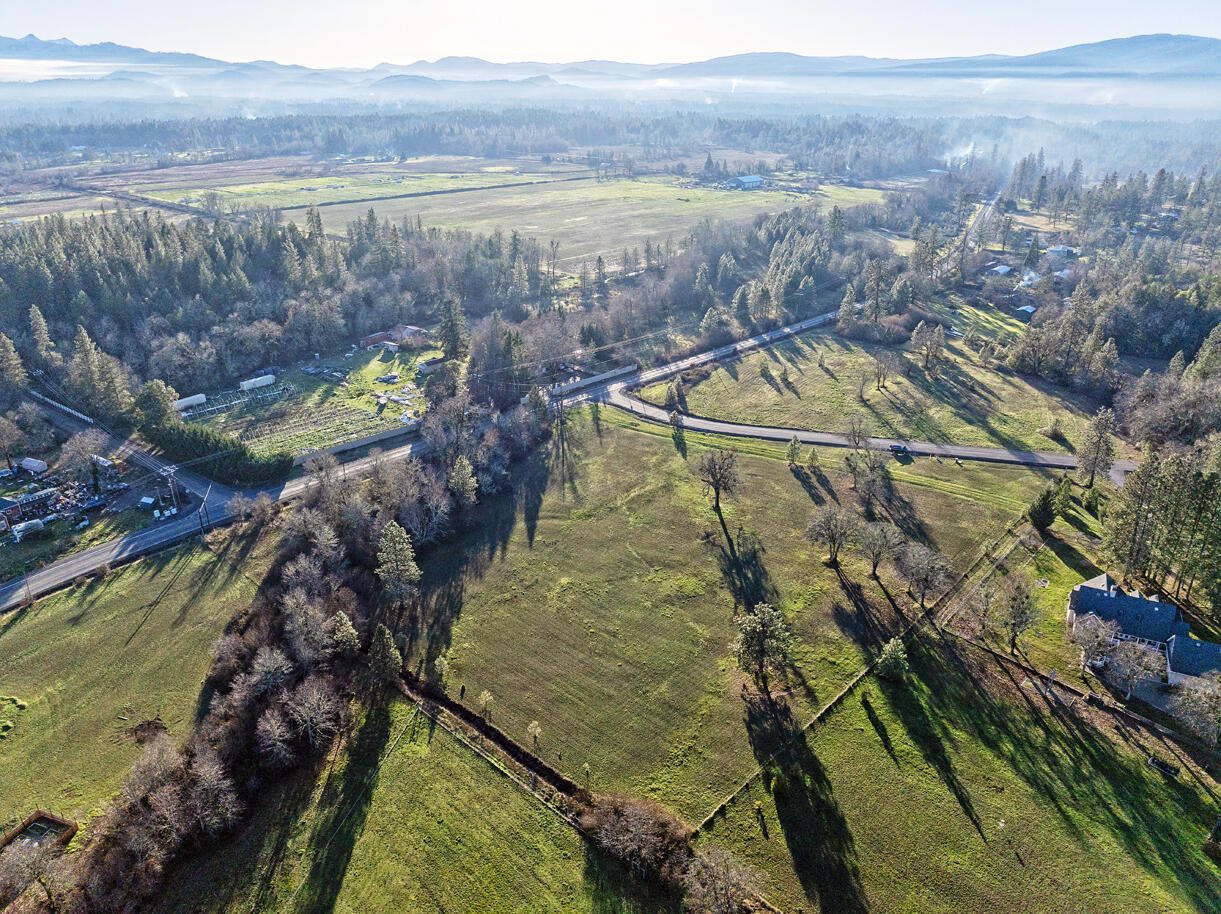 161 Sparky Way Cave Junction, OR 97523 - Photo 12 of 14 DJI_20251230153058_0073_D copy