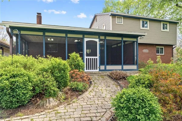 $449,900 | 6142 Penn Drive, Butler, PA 16002