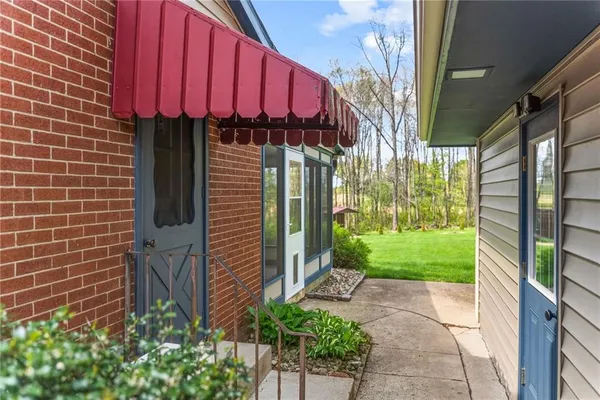 $449,900 | 6142 Penn Drive, Butler, PA 16002