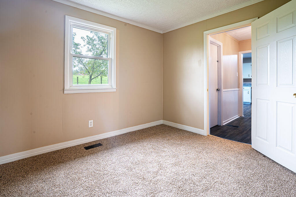 486 Larue Road Paris, KY 40361 - Photo 8 of 18 LARUE--15