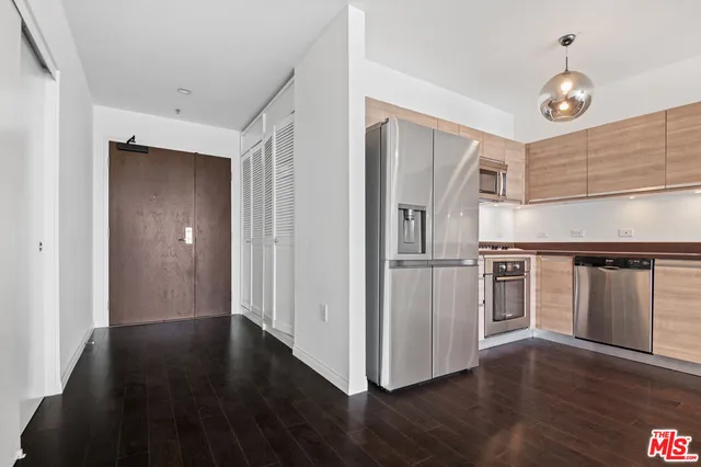 $759,000 | 3785 Wilshire Boulevard, Unit 803, Los Angeles, CA 90010