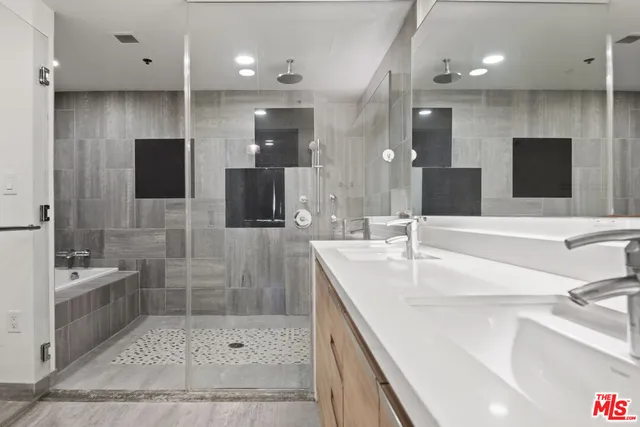 $759,000 | 3785 Wilshire Boulevard, Unit 803, Los Angeles, CA 90010