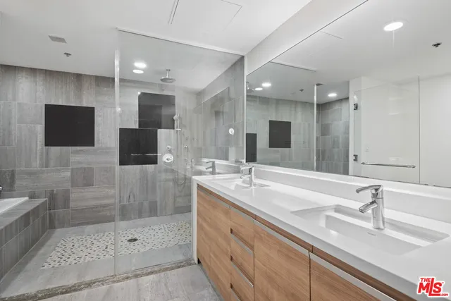 $759,000 | 3785 Wilshire Boulevard, Unit 803, Los Angeles, CA 90010