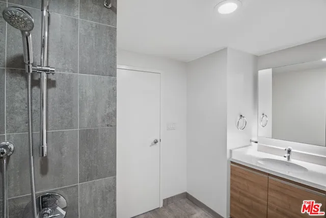 $759,000 | 3785 Wilshire Boulevard, Unit 803, Los Angeles, CA 90010