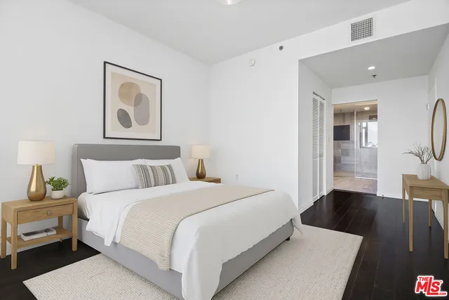 $759,000 | 3785 Wilshire Boulevard, Unit 803, Los Angeles, CA 90010
