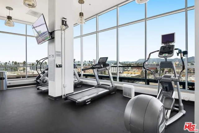 $759,000 | 3785 Wilshire Boulevard, Unit 803, Los Angeles, CA 90010