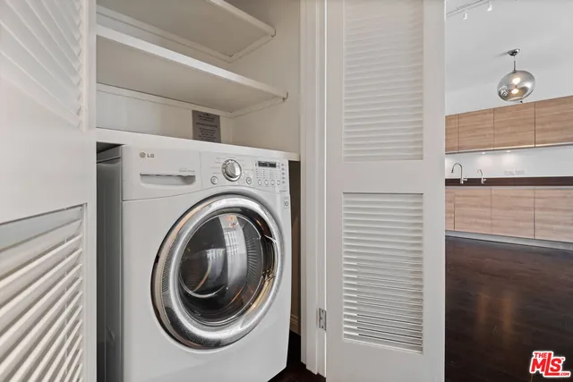 $759,000 | 3785 Wilshire Boulevard, Unit 803, Los Angeles, CA 90010