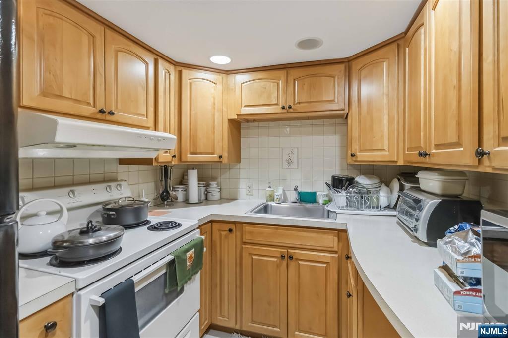 63 Valley Road Butler, NJ 07405 - Photo 25 of 33