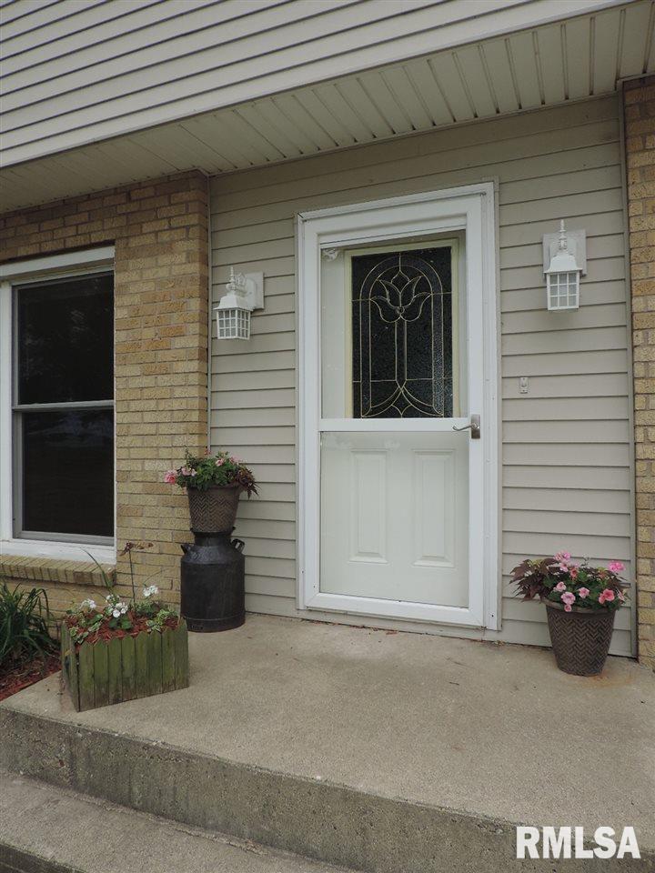 12837 Hurt Road Pekin, IL 61554 - Photo 13 of 36