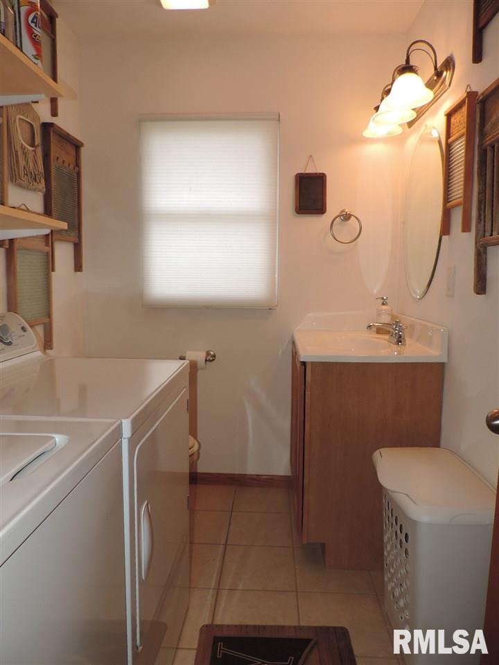 12837 Hurt Road Pekin, IL 61554 - Photo 22 of 36