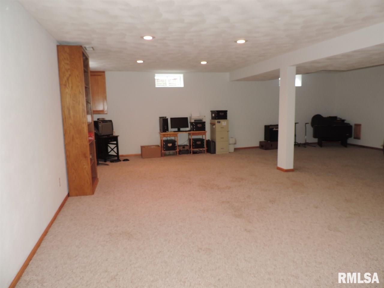 12837 Hurt Road Pekin, IL 61554 - Photo 30 of 36