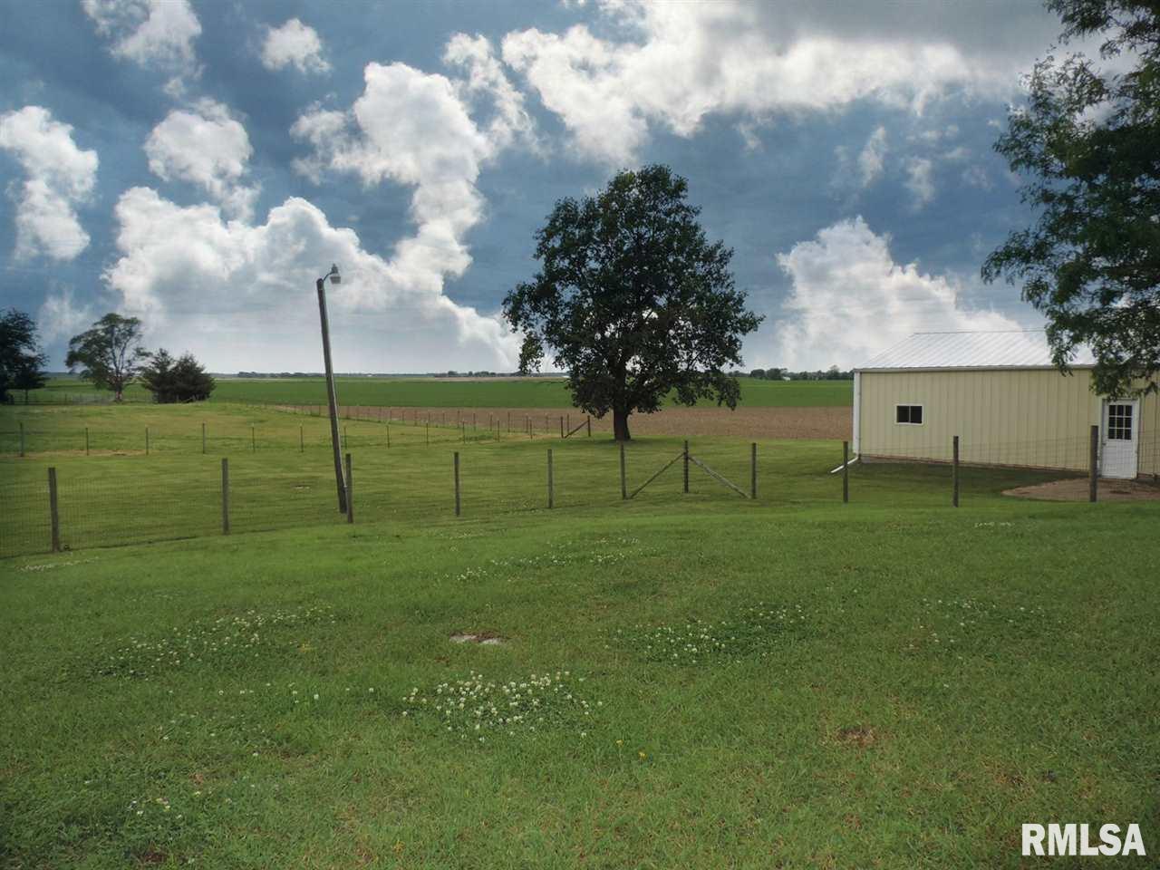 12837 Hurt Road Pekin, IL 61554 - Photo 6 of 36