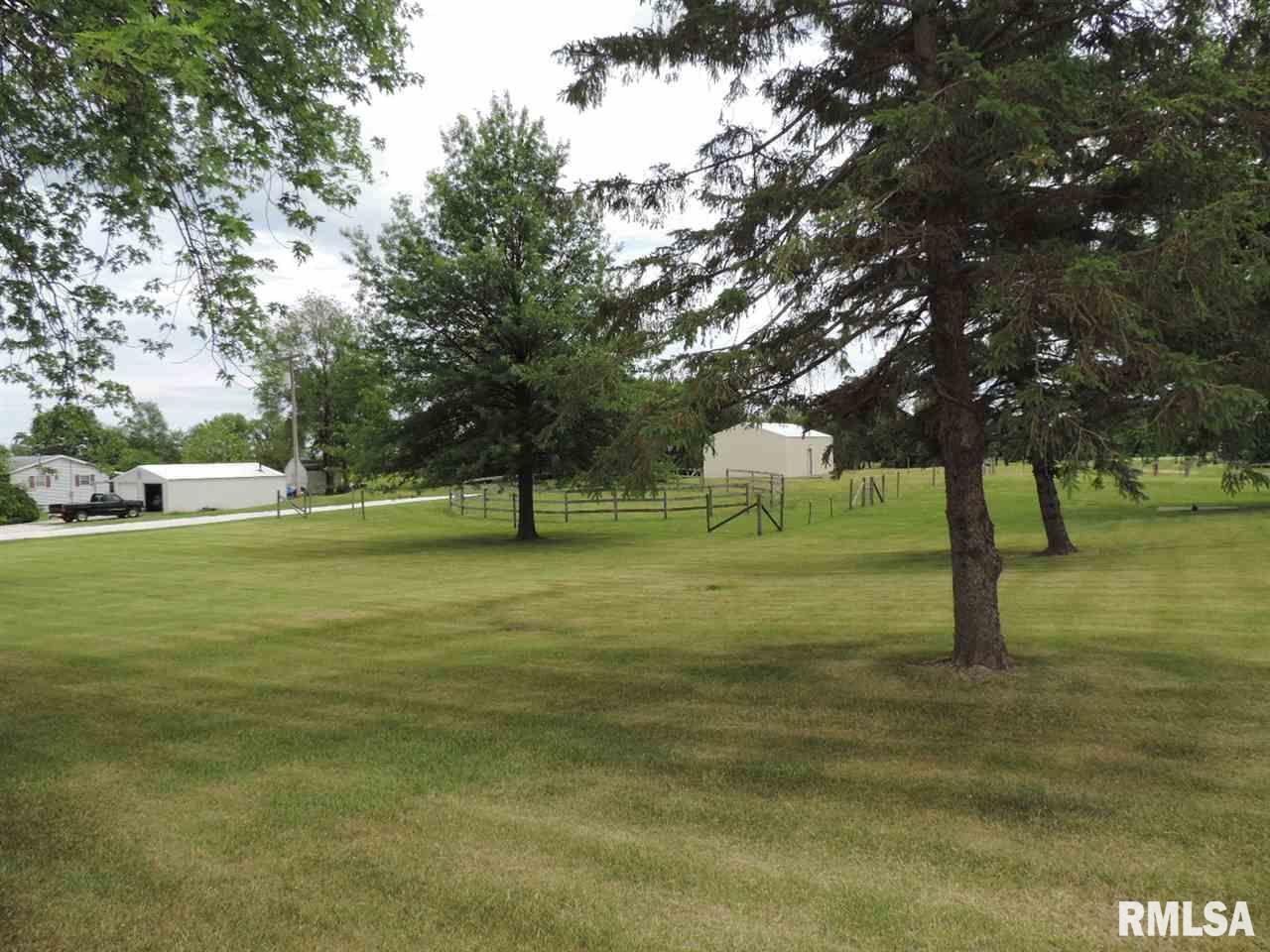12837 Hurt Road Pekin, IL 61554 - Photo 8 of 36