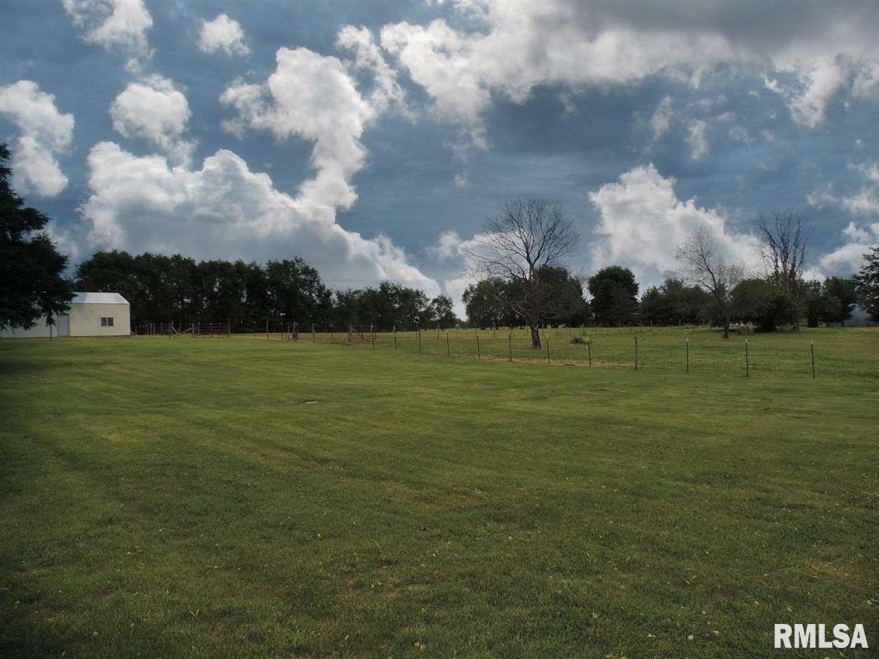 12837 Hurt Road Pekin, IL 61554 - Photo 9 of 36