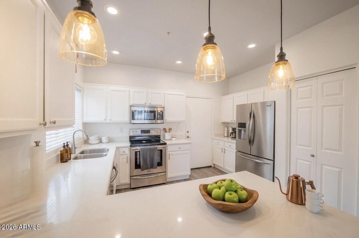 2801 North Litchfield Road, Unit 54 Goodyear, AZ 85395 - Photo 7 of 17 Kitchen