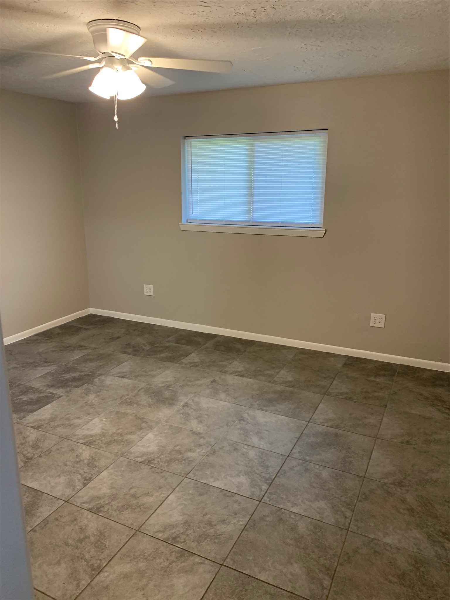 1110 East Rutgers Lane Deer Park, TX 77536 - Photo 17 of 19 Primary bedroom