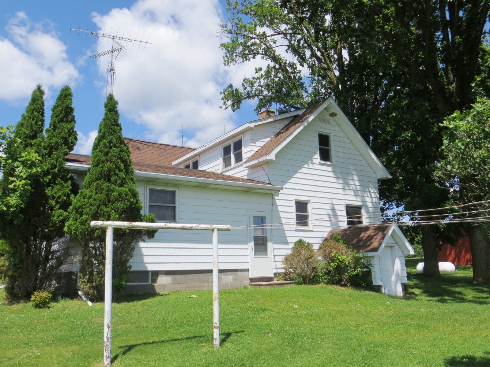 19265 350th Street Stanley, WI 54768 - Photo 3 of 34