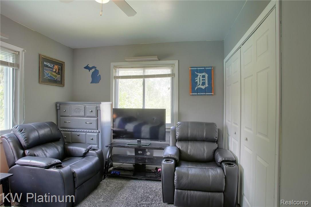 32560 Sutton Road New Baltimore, MI 48047 - Photo 23 of 35 2nd_Bedroom_2nd_Vieww.jpg