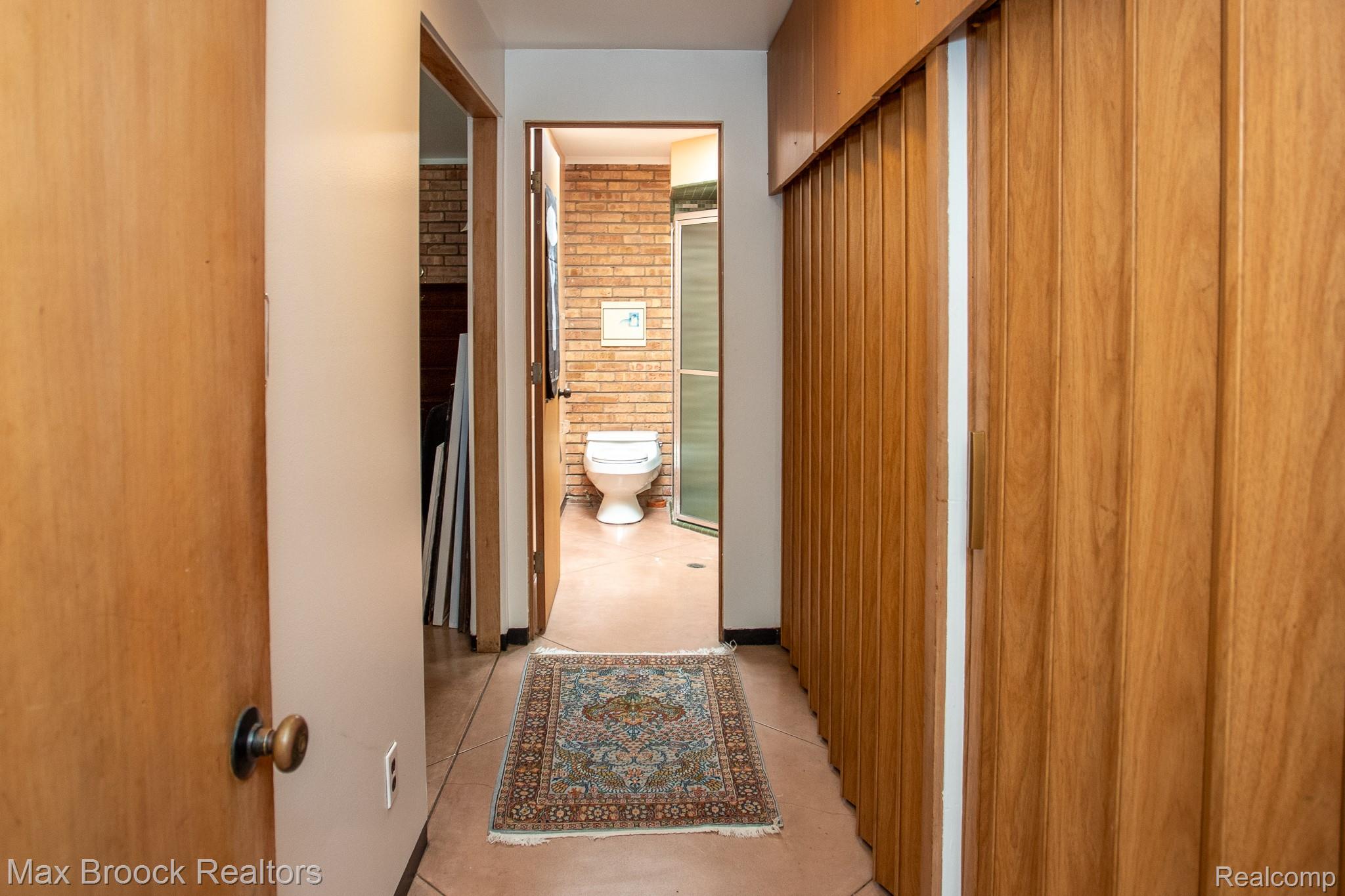30875 Franklin Road Franklin, MI 48025 - Photo 33 of 86 Corridor with light tile patterned floors