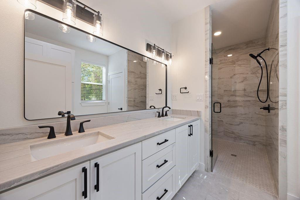 181 County Road 4757 Rhome, TX 76078 - Photo 19 of 38 Primary Bathroom