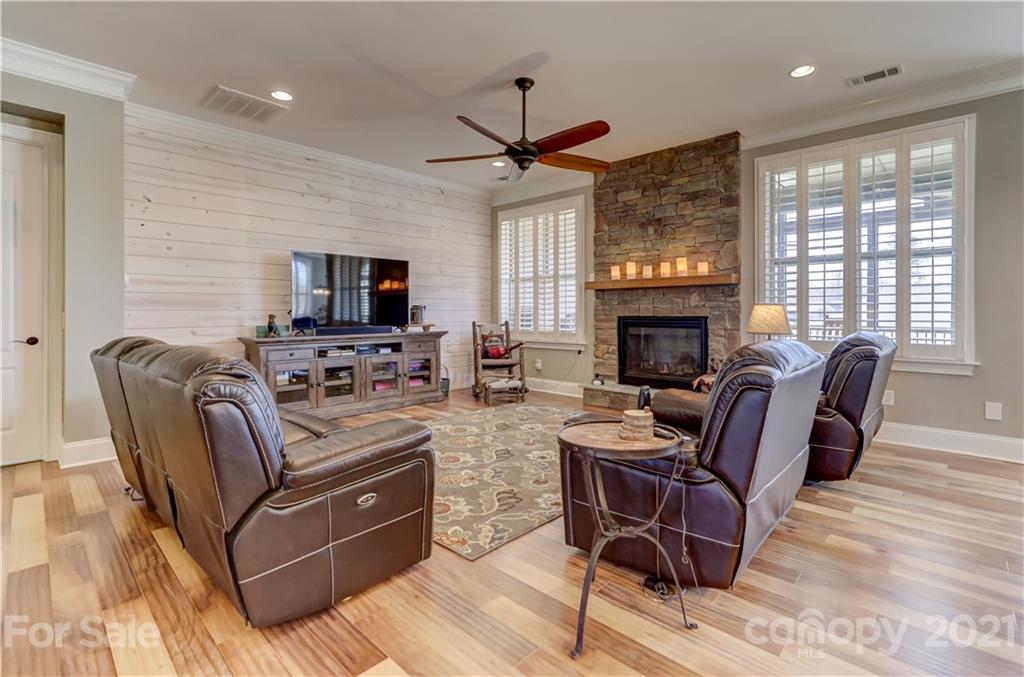 15605 Lake Ridge Road Charlotte, NC 28278 - Photo 14 of 43 Gallery Image 14