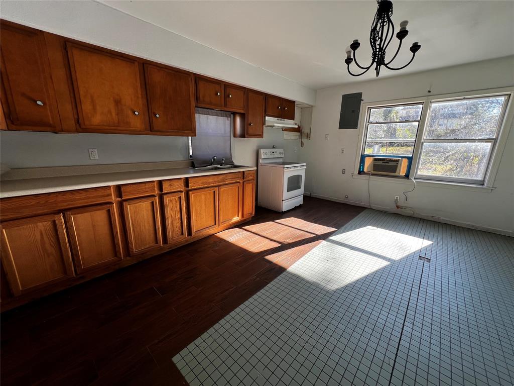 612 East Gandy Street Denison, TX 75021 - Photo 5 of 8