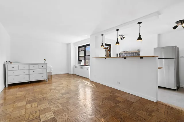 $500,000 | 266 East Broadway, Unit B1902 | Lower East Side