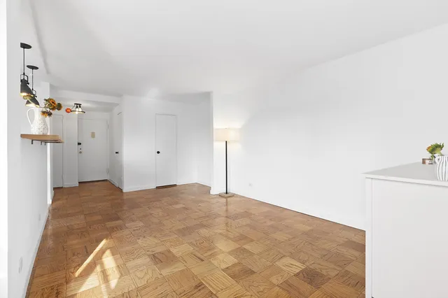 $500,000 | 266 East Broadway, Unit B1902 | Lower East Side