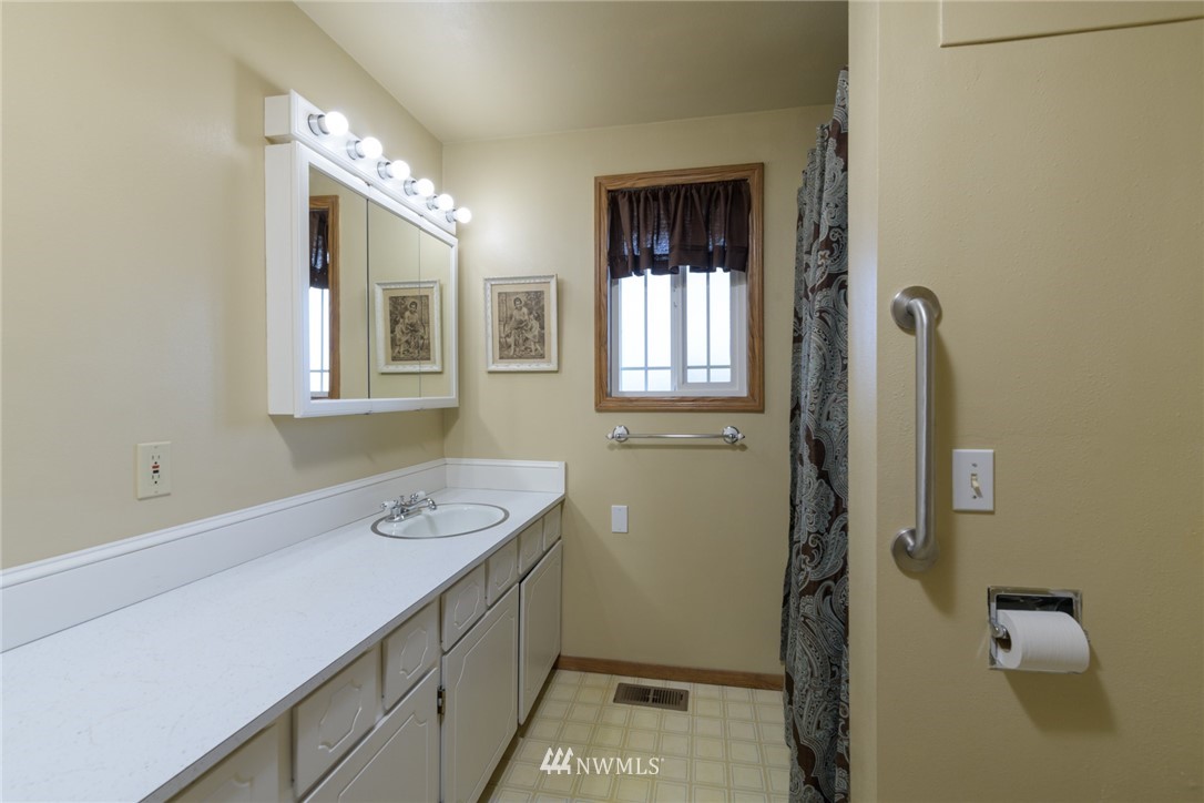 928 West Wiser Lake Road Ferndale, WA 98248 - Photo 13 of 25