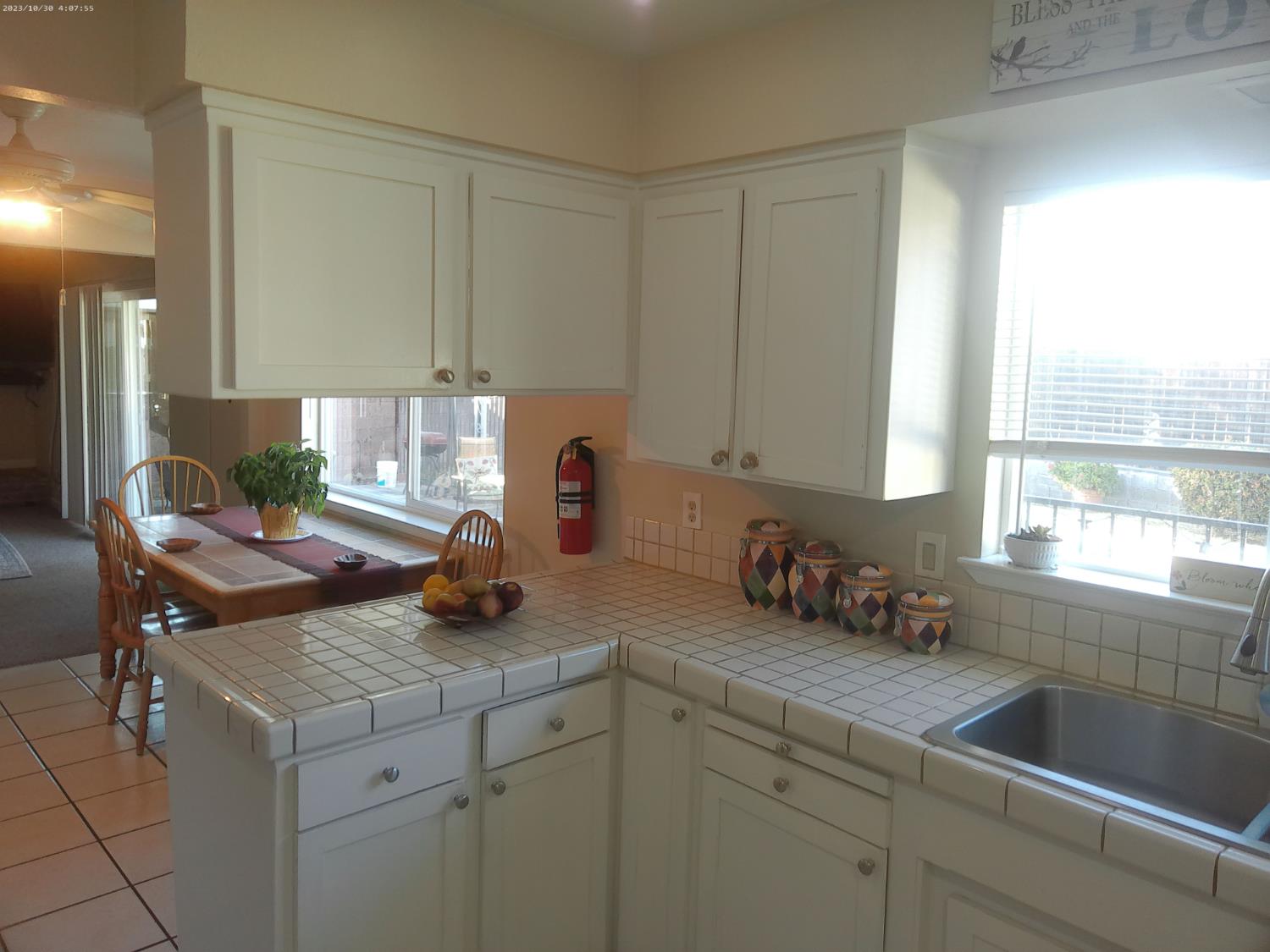 6117 Rutland Drive Carmichael, CA 95608 - Photo 8 of 40