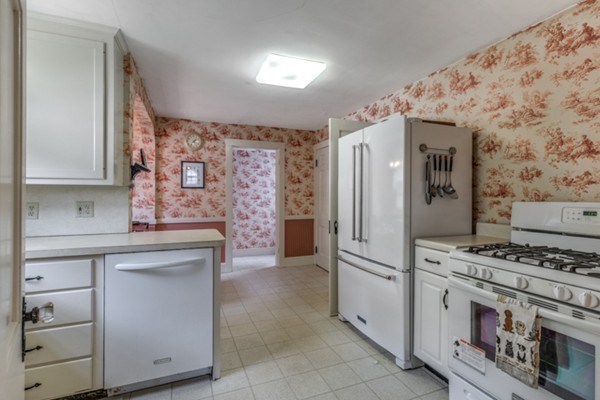 10 Sheffield Road Melrose, MA 02176 - Photo 14 of 27 Gallery Image 14