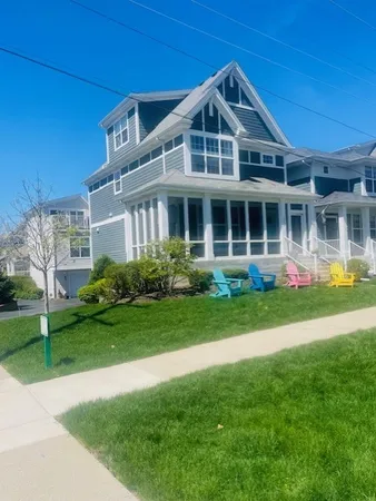 $639,900 | 1331 Avery Avenue, Wheaton, IL 60187