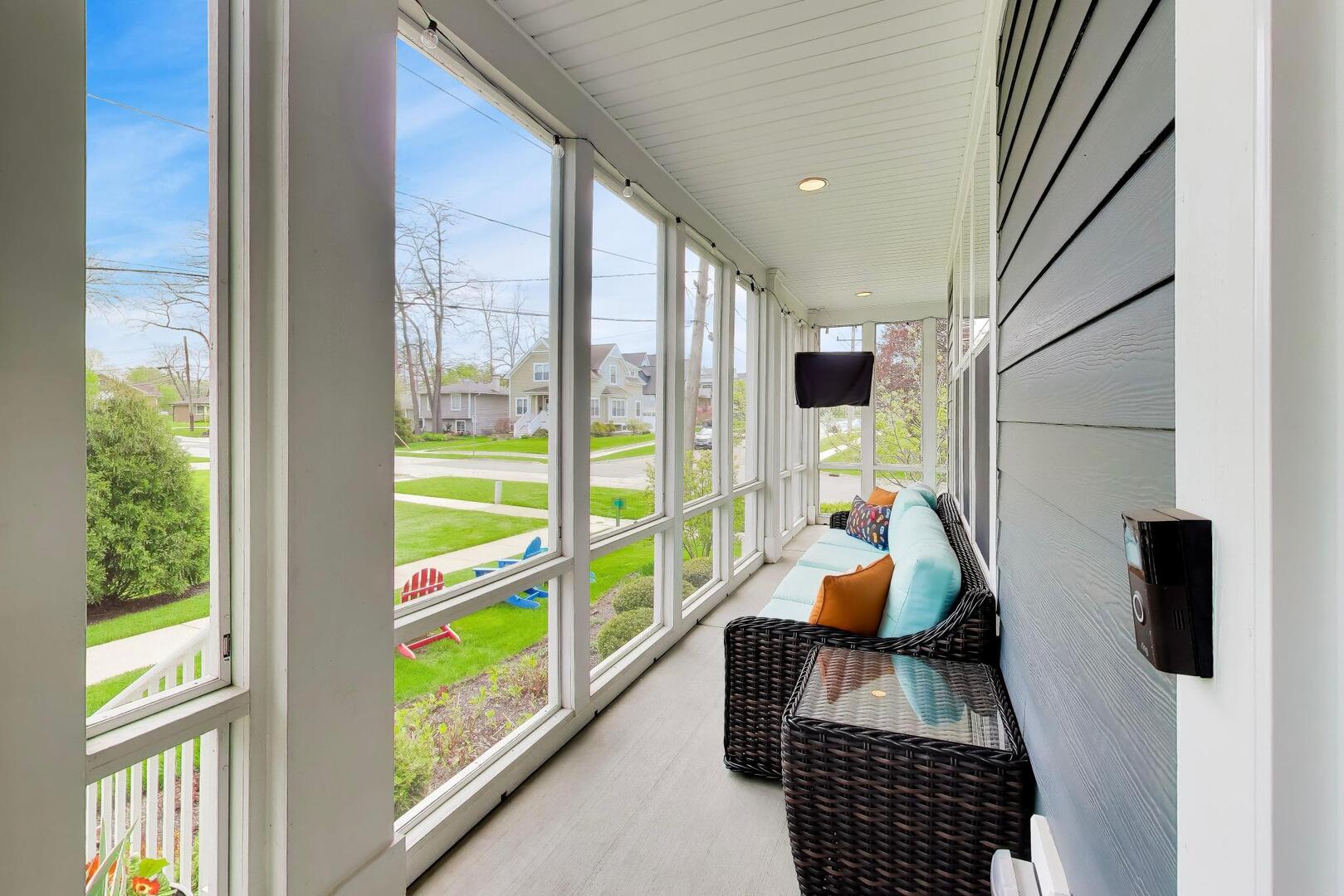 1331 Avery Avenue Wheaton, IL 60187 - Photo 3 of 36