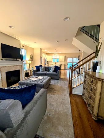 $639,900 | 1331 Avery Avenue, Wheaton, IL 60187