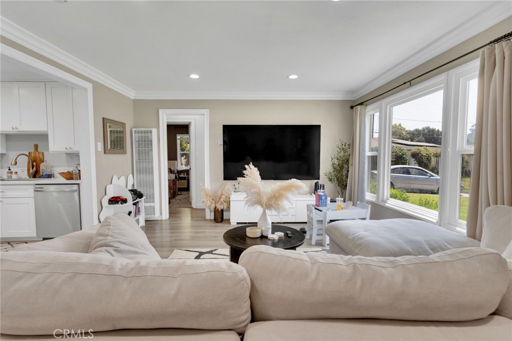 619 West Leeside Street Glendora, CA 91741 - Photo 6 of 28