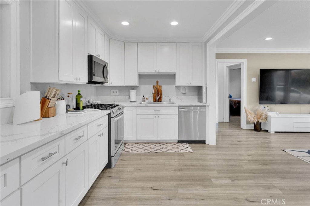 619 West Leeside Street Glendora, CA 91741 - Photo 8 of 28