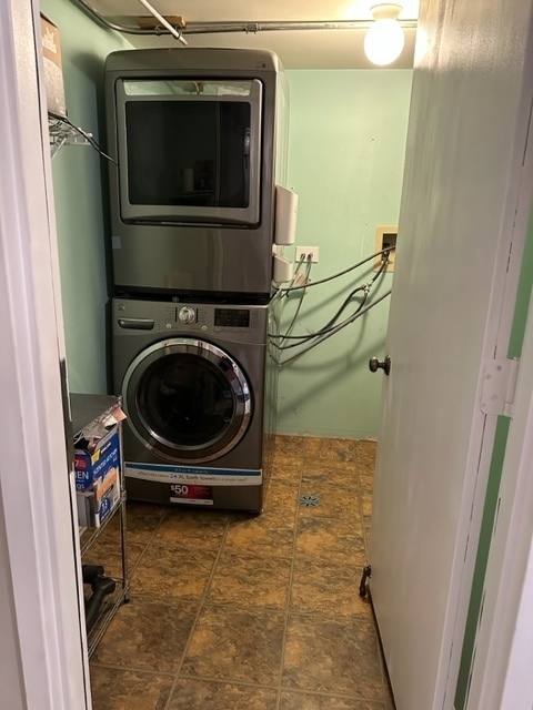 1929 Stillwater Road Arlington Heights, IL 60004 - Photo 20 of 29 a utility room with dryer and washer