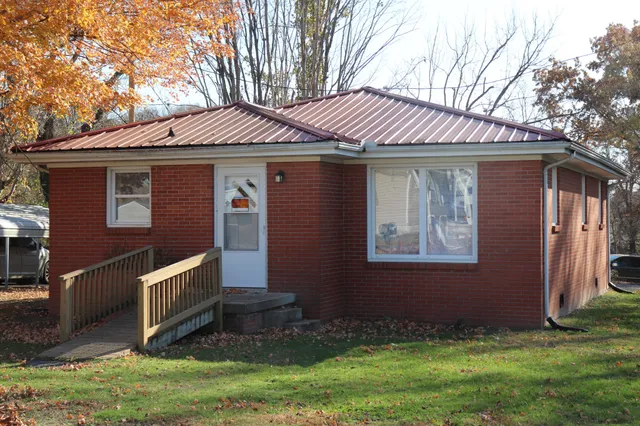 $199,900 | 300 Walton Avenue, Lafayette, TN 37083