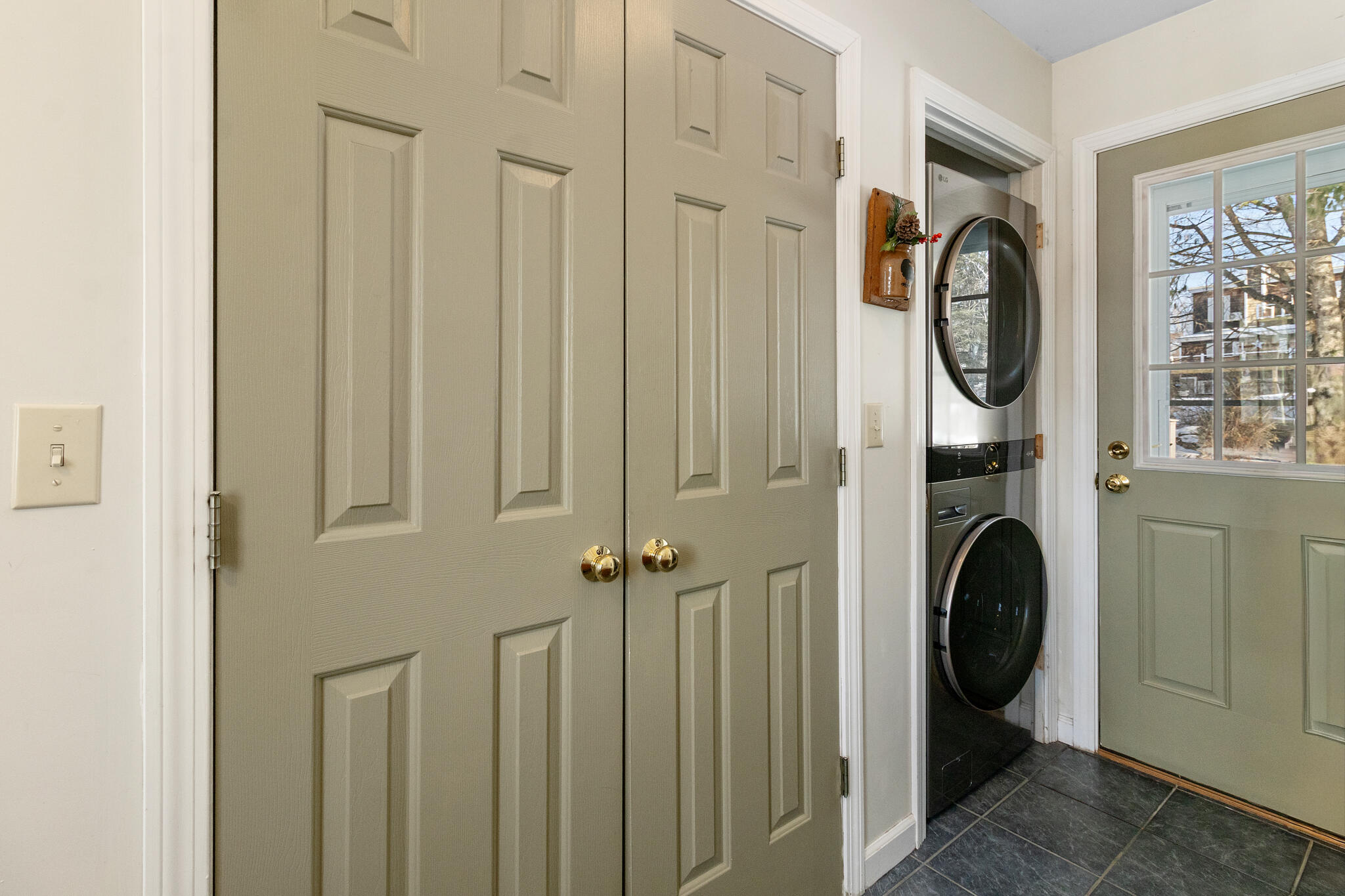 25 Lake View Terrace Rockland, ME 04841 - Photo 4 of 45 IMG_1521