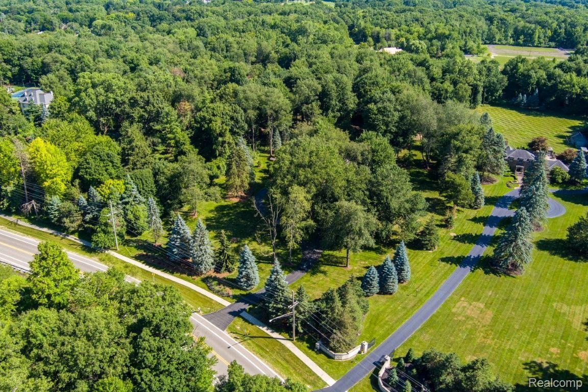 28265 West 14 Mile Road Farmington, MI 48334 - Photo 5 of 69 Gallery Image 5