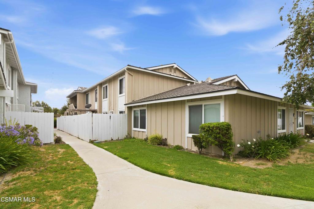 3444 Lockwood Court, Unit 18 Simi Valley, CA 93063 - Photo 2 of 32