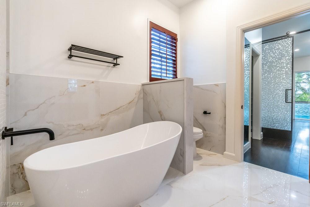 1160 8th Street South Naples, FL 34102 - Photo 13 of 49